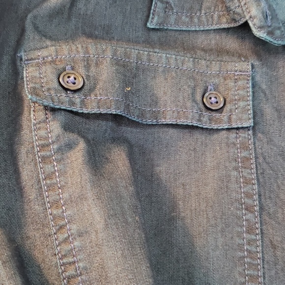 Jones New York Jeans button up denim/cotton top - Picture 3 of 6